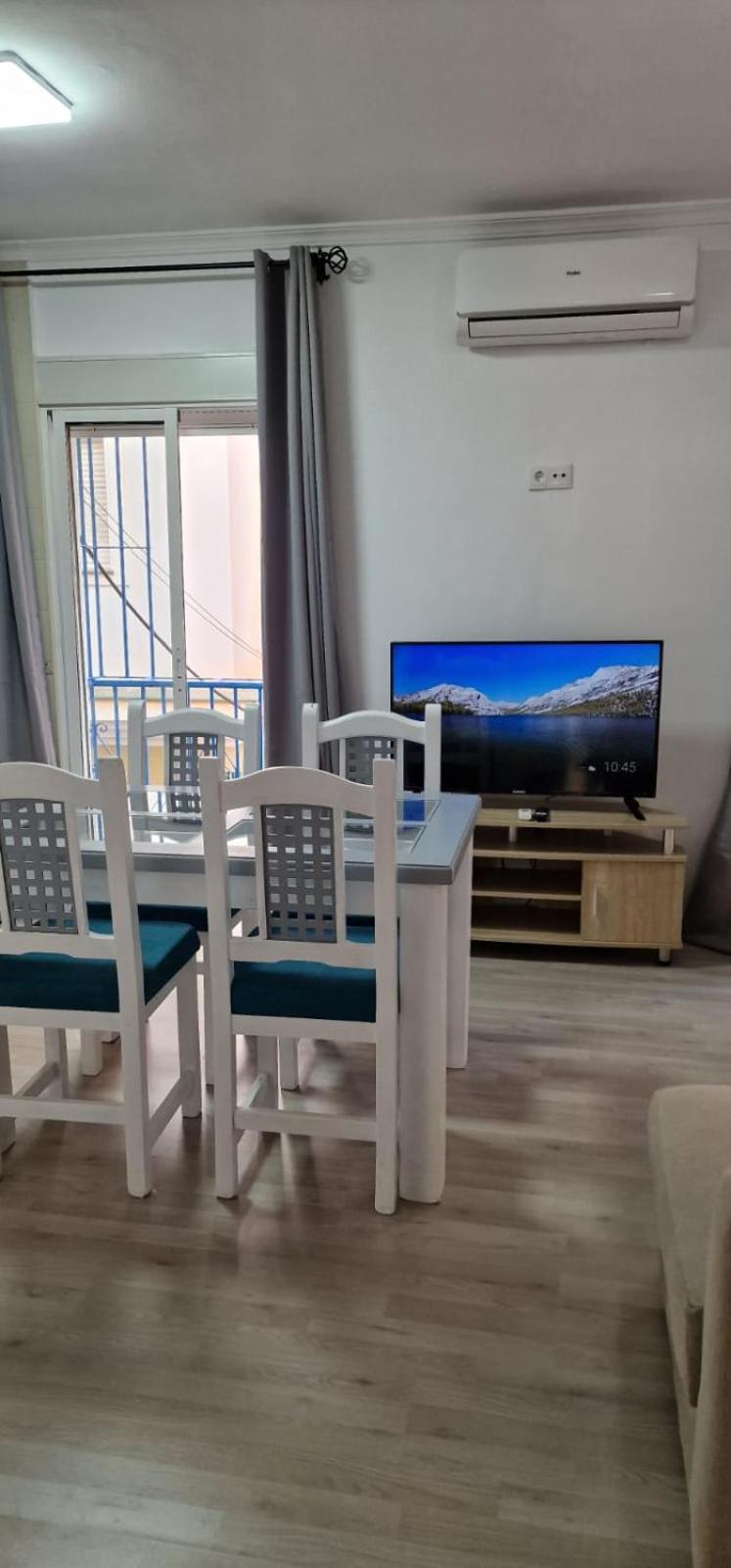 Apartamentos Ana'S Cozy Inns 托雷莫利诺斯 外观 照片